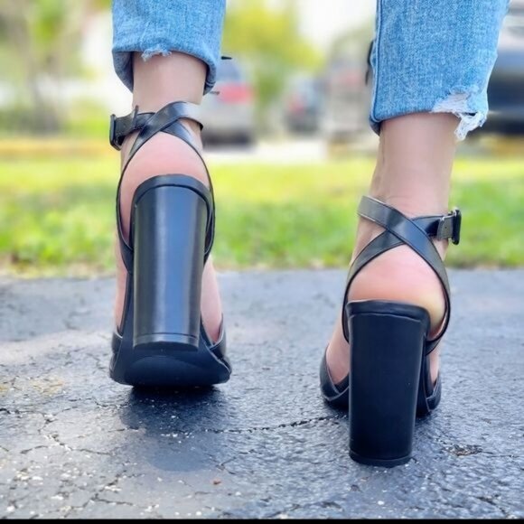 Womens Triple Straps Chunky Heels Sandals Black Color - Picture 5 of 5